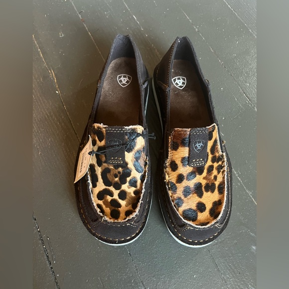 Women’s Ariat Crusier in chocolate suede lepord hair size 6.5 - Picture 6 of 9